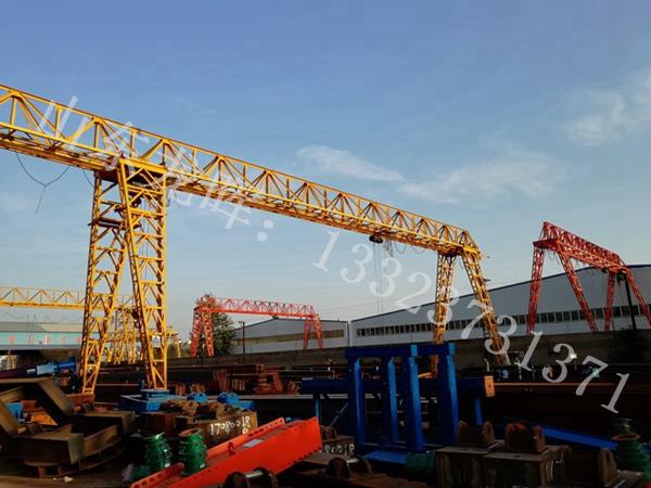 浙江嘉兴门式起重机厂家起重机吊钩的分类及其特性